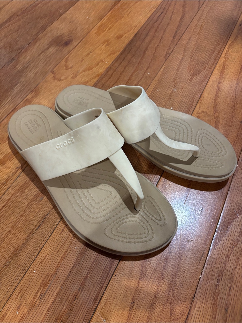 CROCS Women’s Beige/Tan Thong Sandals